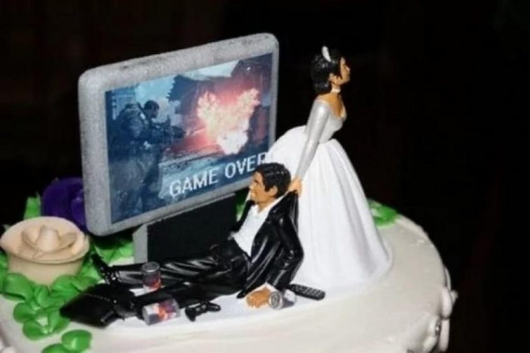 https://www.happysheldon.com/news/20-most-horrific-wedding-cakes-ever-pastry-chefs-are-you-jealous/